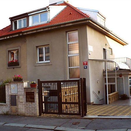 Pension Nika Prag Exteriör bild