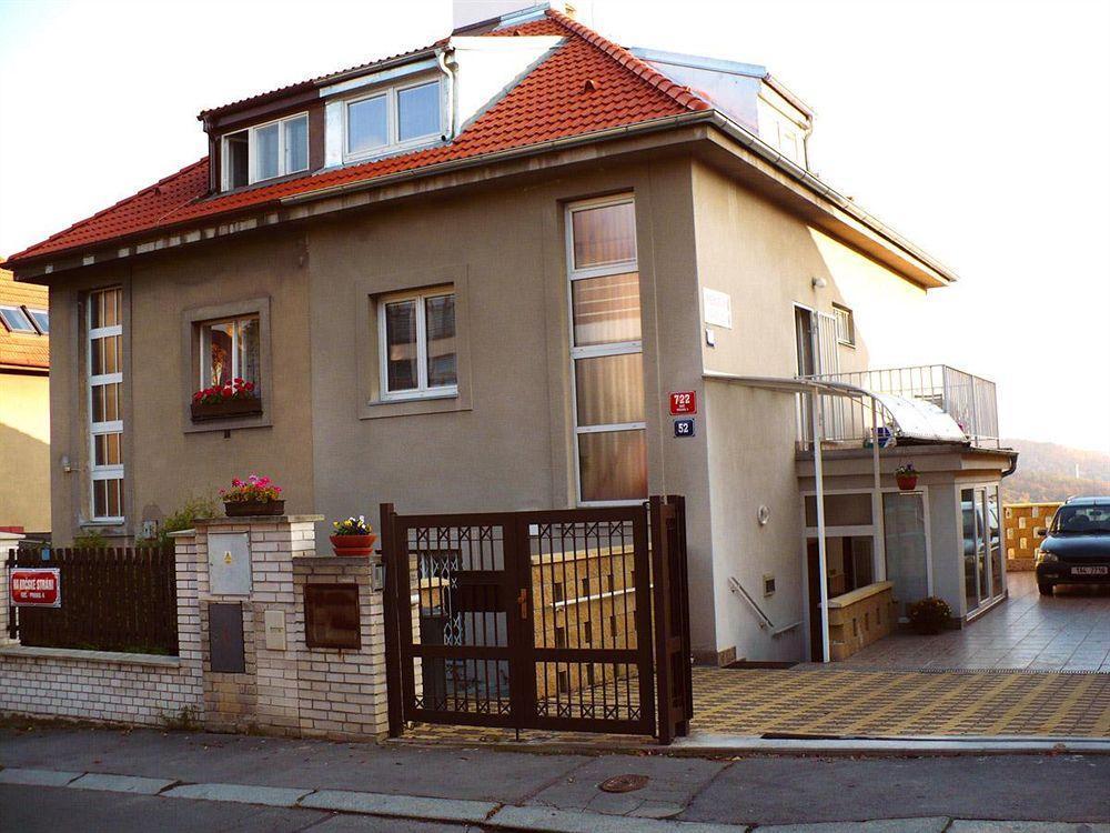 Pension Nika Prag Exteriör bild