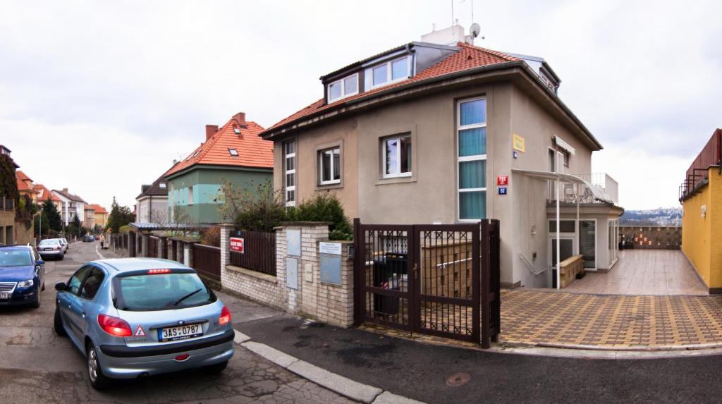 Pension Nika Prag Exteriör bild