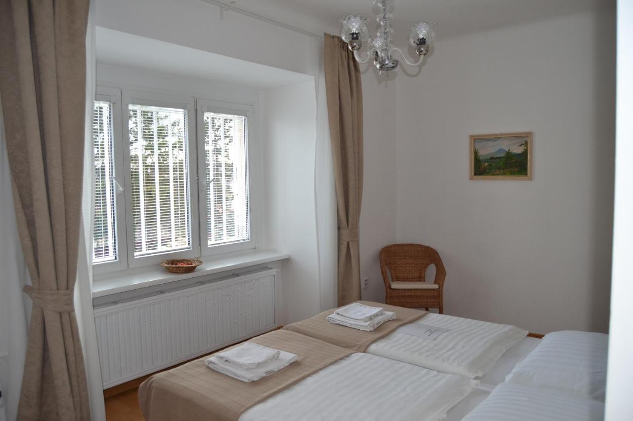 Pension Nika Prag Exteriör bild