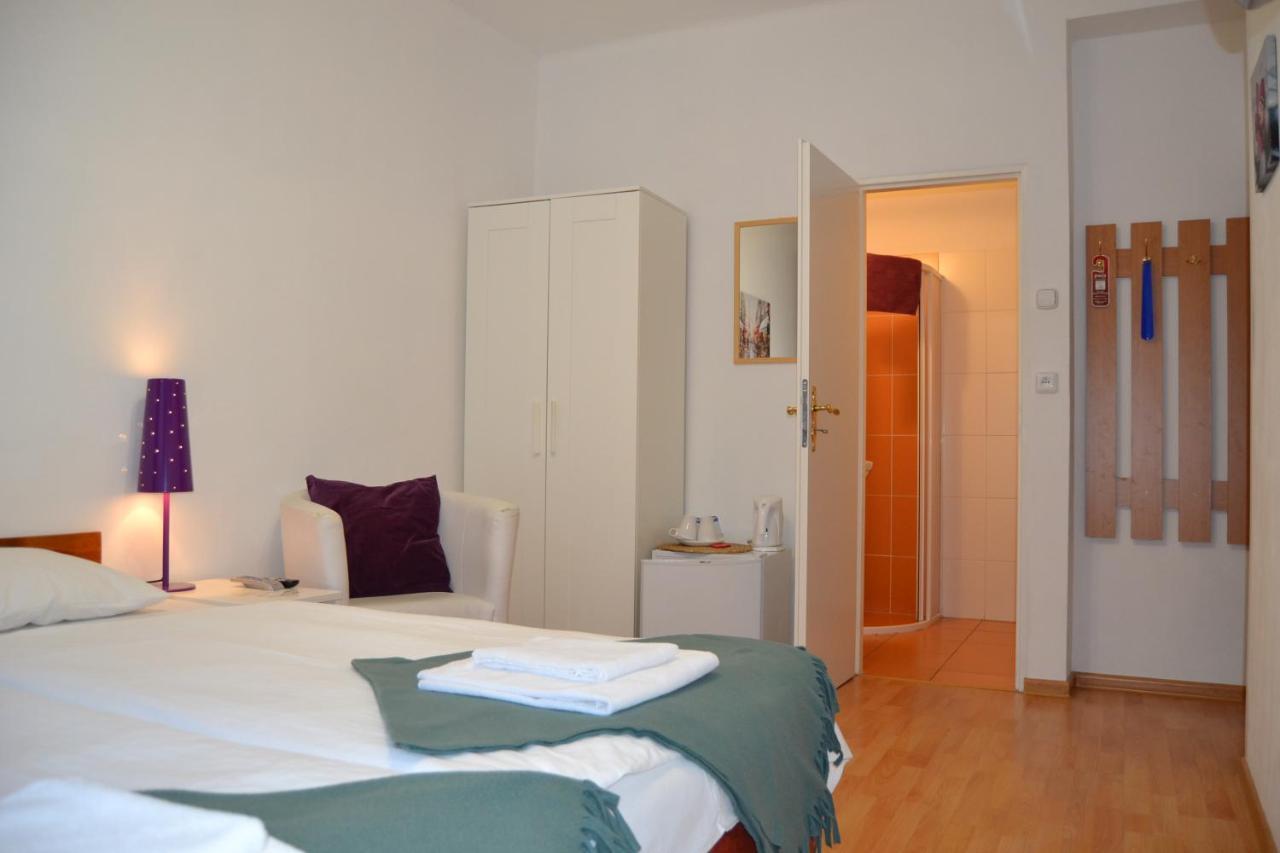 Pension Nika Prag Exteriör bild